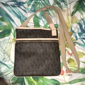 Michael kors crossbody